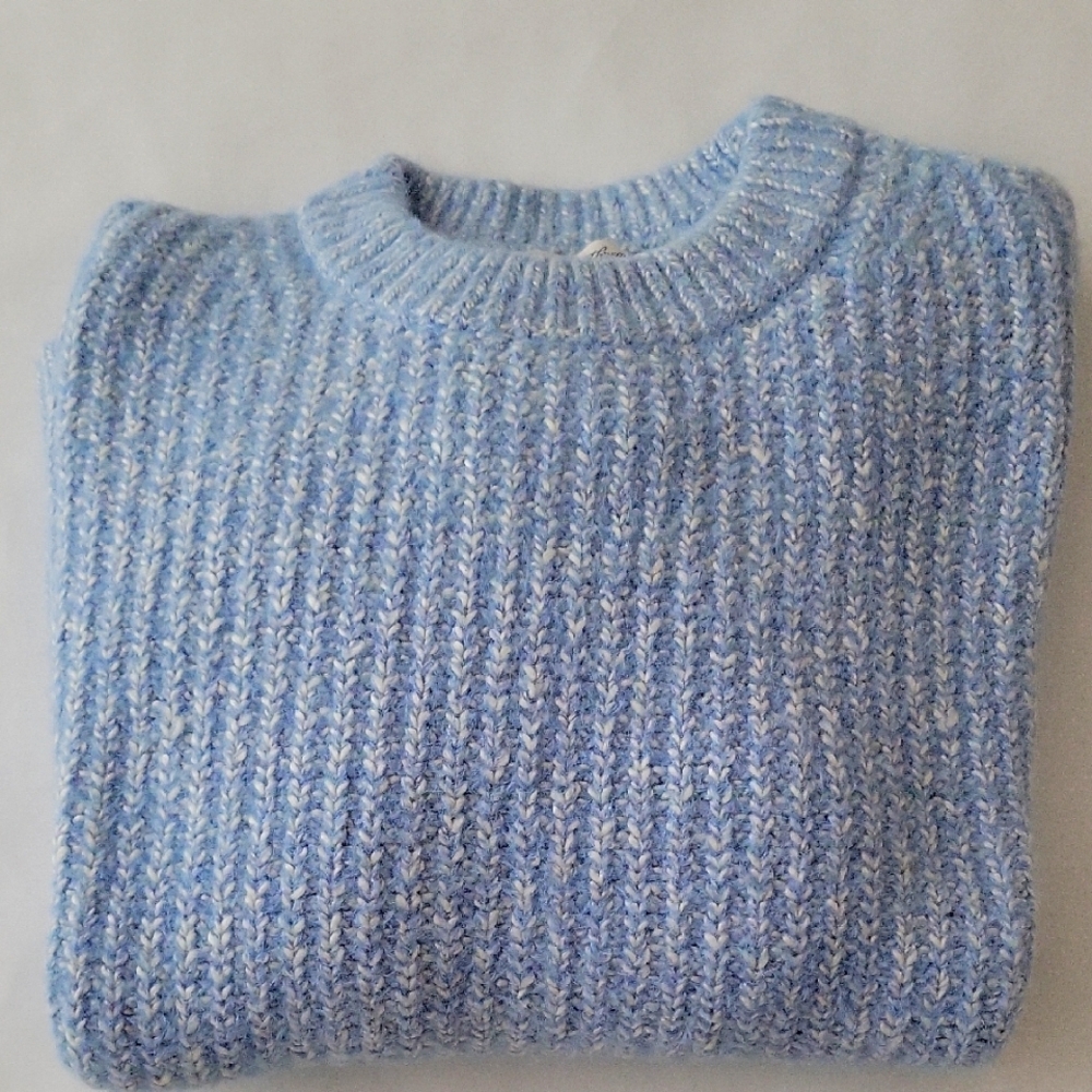 Price Drop 🏷️NWT Blue Sweater. Soft, Stylish & warm. Very Pretty.